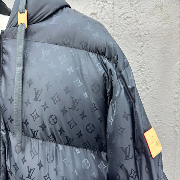 【軽量で温か快適】★ルイヴィトン コピー★Monogram ダウンジャケット 1AGIRF